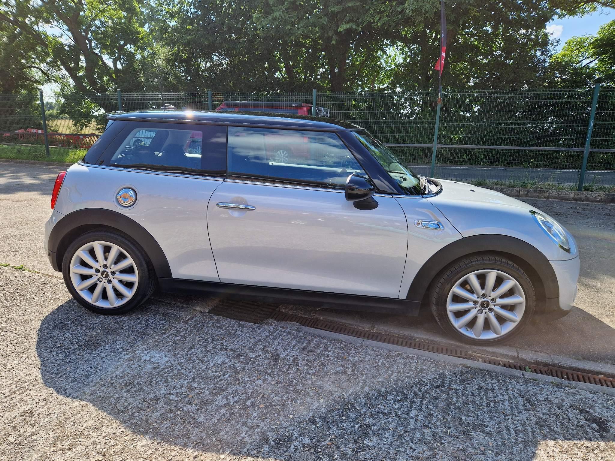 2016 Mini Hatch